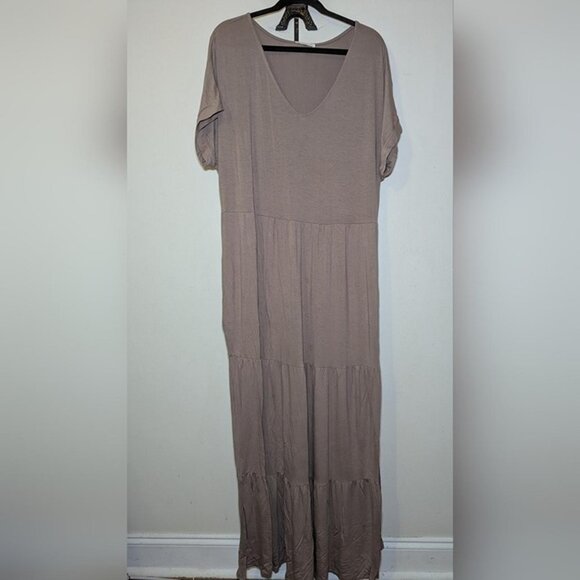 Chicsoul Elegant Taupe Maxi Dress - Picture 4 of 4